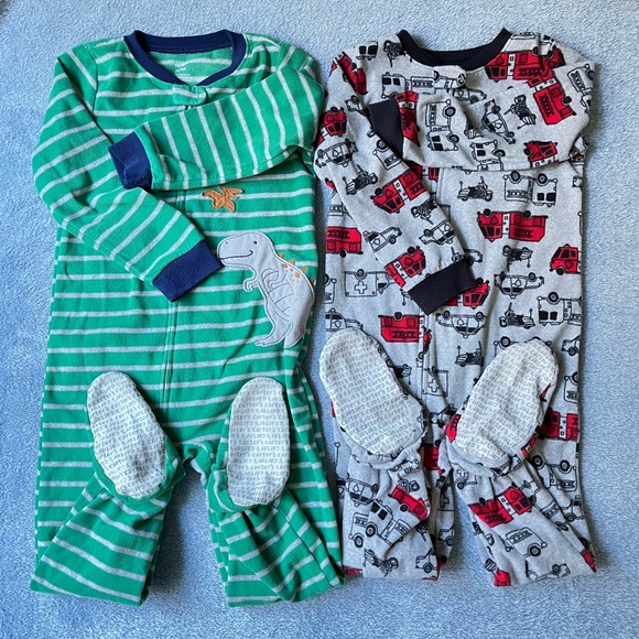 Carter’s Fleece Footed Pajamas - Set of 2 - Boys Size 5T - Picture 1 of 2
